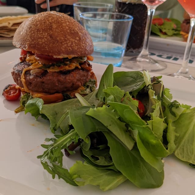 Foto do prato “Beyond Burger”