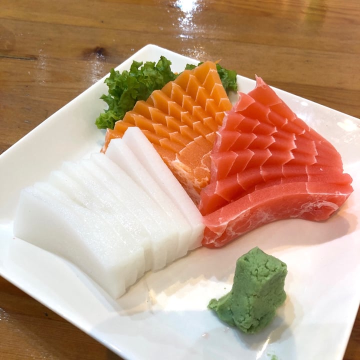 photo of Lucky Cat Konjac Salmon Sashimi shared by @katherinegloria on  27 Mar 2021 - review