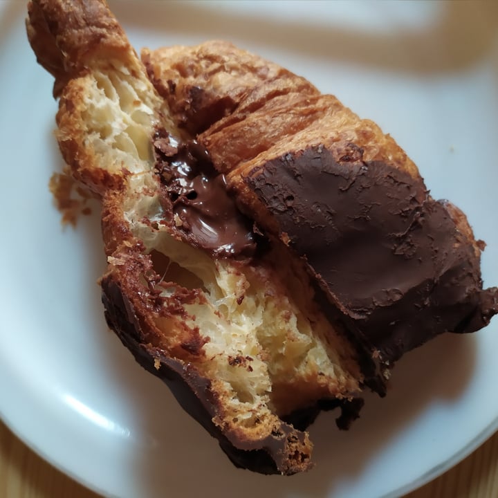 photo of Los Manchegos Panadería y pastelería Cuerno de chocolate shared by @rominaguch on  23 Oct 2022 - review