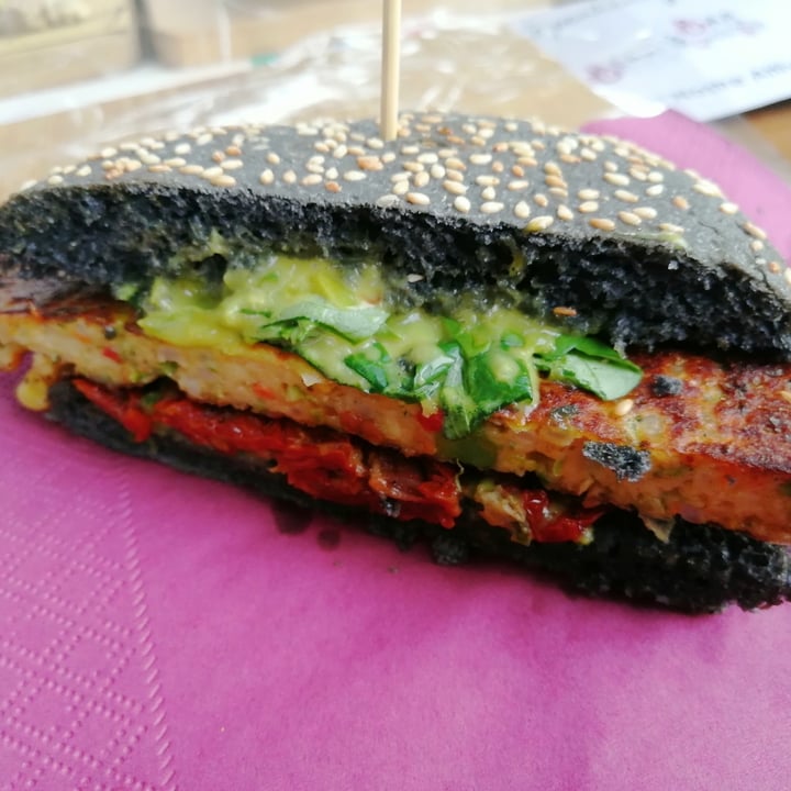 photo of Speakeasy Arona Vegan Burger shared by @janaina on  01 Oct 2021 - review