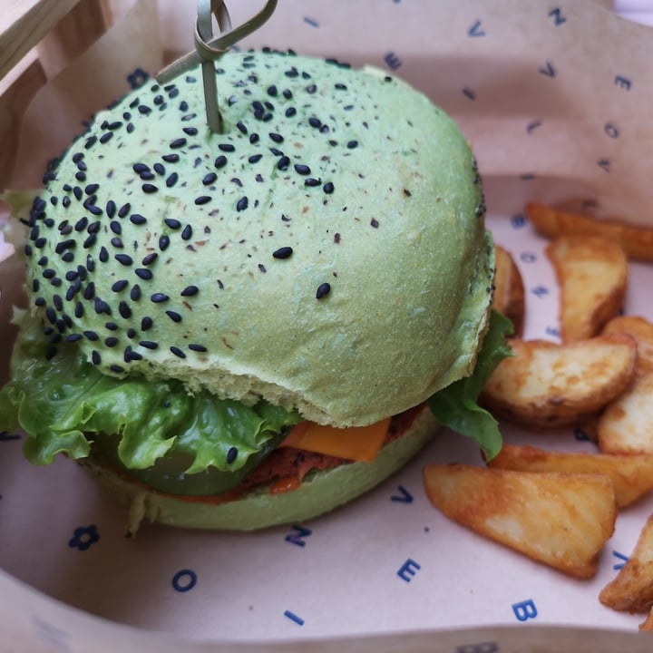 photo of Flower Burger Roma Elf Burger shared by @circeveg on  14 Mar 2022 - review