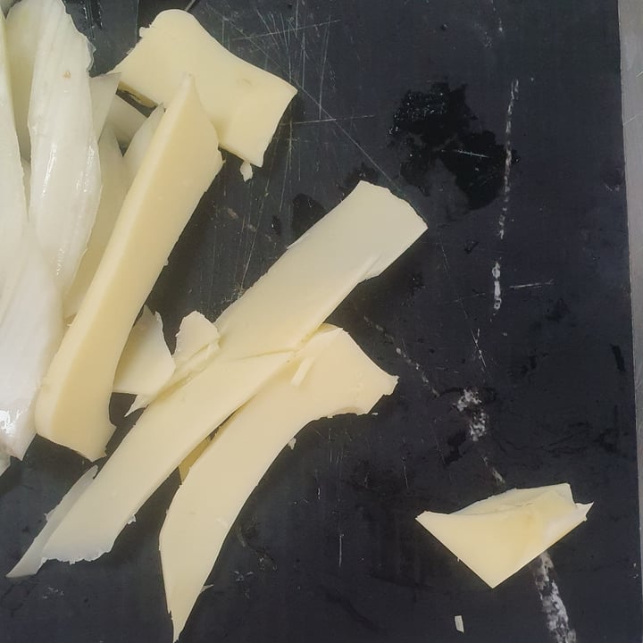 photo of Violife Saveur Emmental shared by @veggiechan on  22 Jul 2022 - review