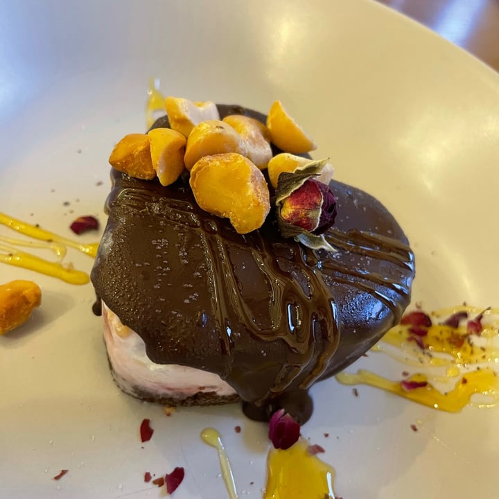 photo of Well Loft Chocolate Cheezecake Please! shared by @lindajazzyjourney on  20 Nov 2020 - review
