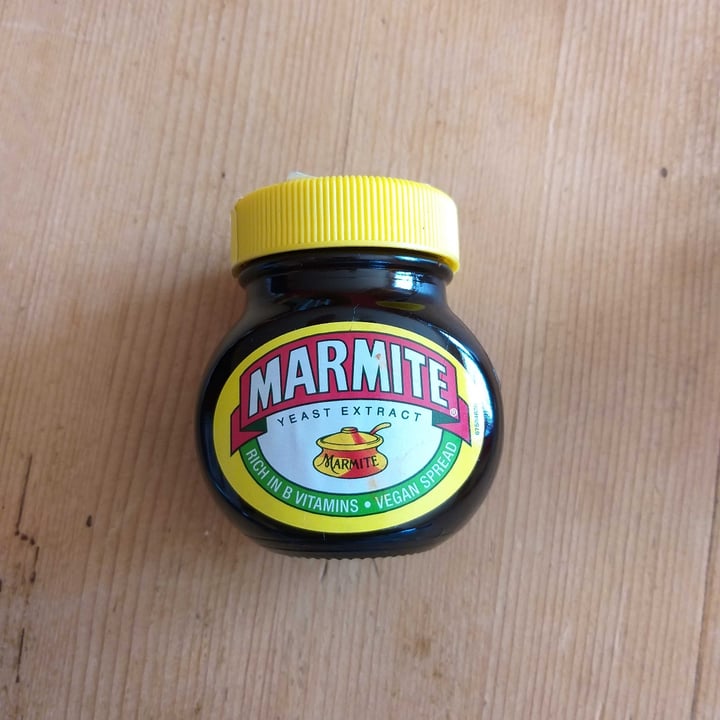 photo of Marmite yeast extract Exhausteur de goût shared by @lolobel on  26 Mar 2022 - review