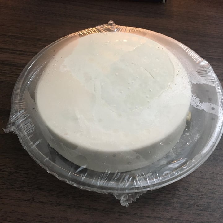 photo of Daiya New York Cheezecake shared by @maryelrojas on  08 Feb 2022 - review