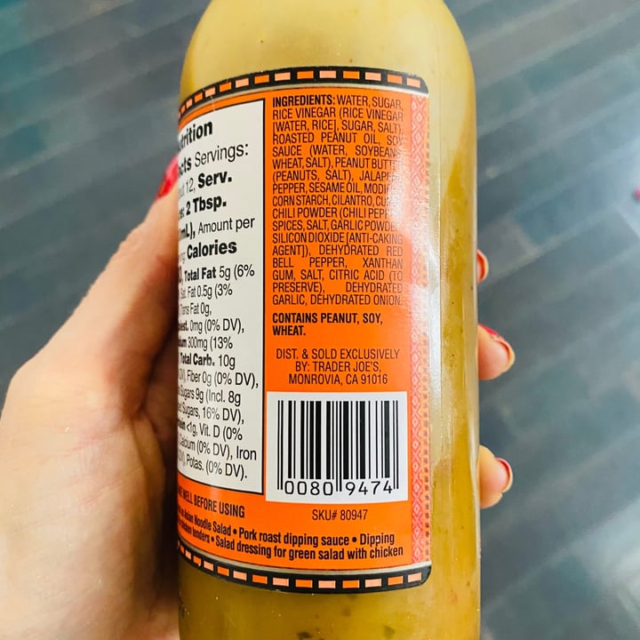photo of Trader Joe's Asian Style Spicy Peanut Vinaigrette shared by @beckyyy on  24 Apr 2021 - review