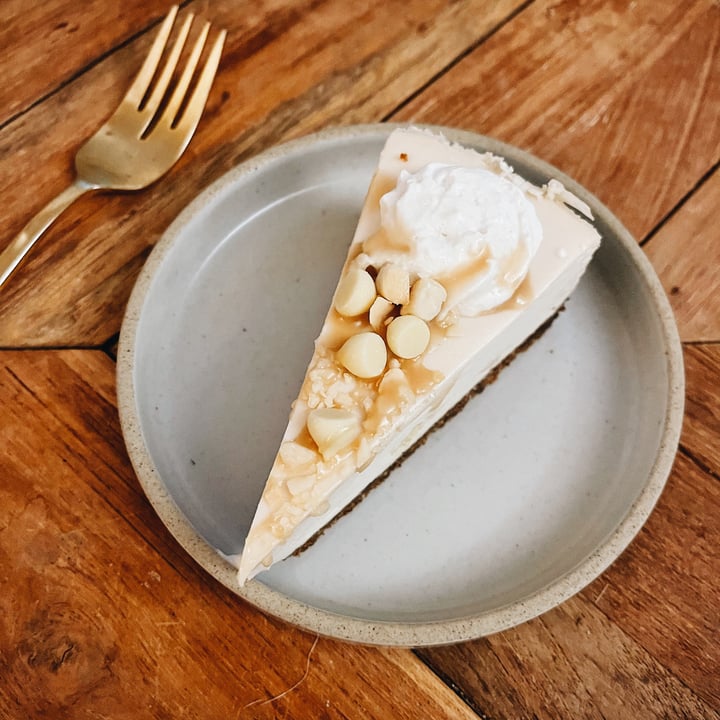 review photo of Nique's Vegan Desserts White Chocolate Macadamia Cheesecake shared by @bshade on 26 Mar 2021 - review