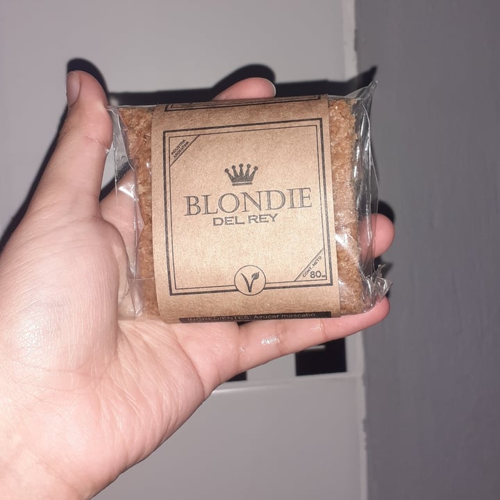 photo of Brownie del Rey Blondie de Coco shared by @zoemontiel on  19 May 2021 - review