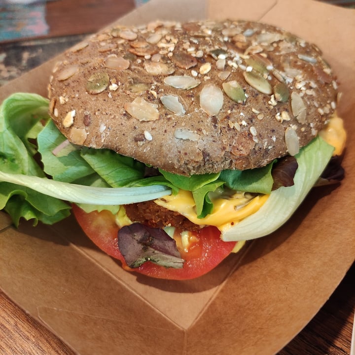photo of Viva | BuonoFrescoNaturale Hamburger classico di legumi shared by @tatytattoo on  05 Apr 2022 - review