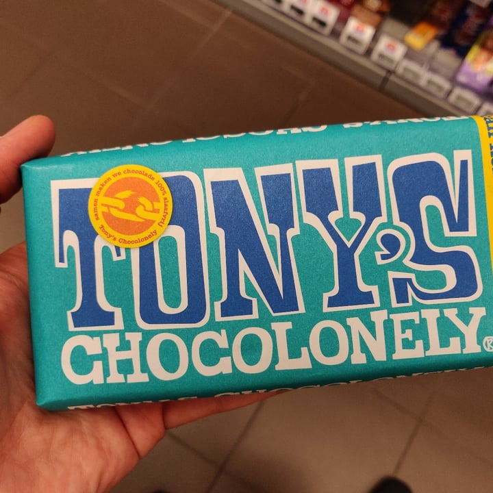 photo of Tony’s Chocolonely Dark Pecan and Coconut shared by @primate on  10 Jun 2021 - review