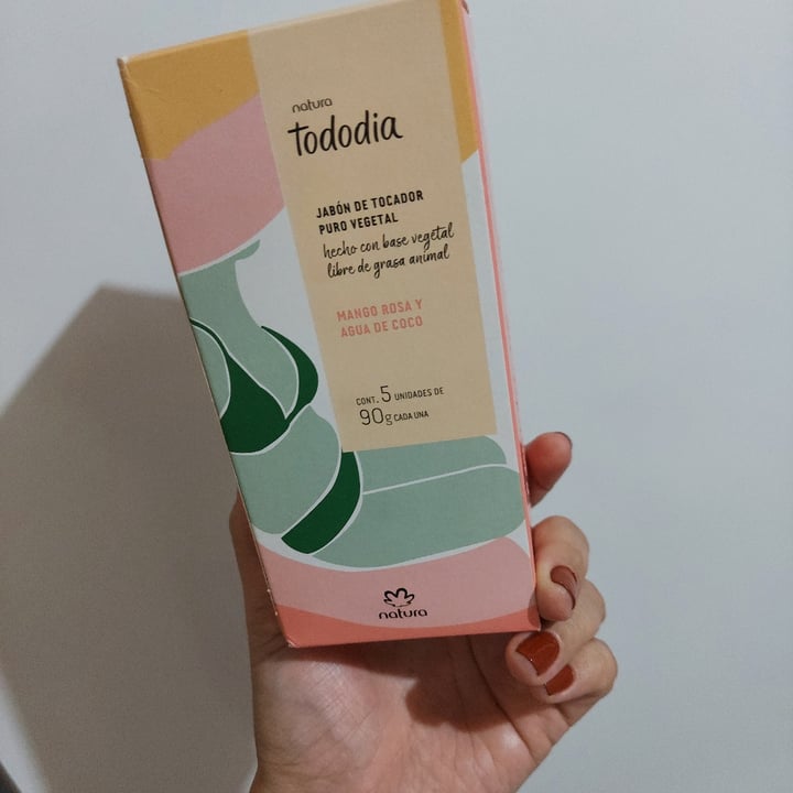 review photo of Natura Creme corporal manga e coco shared by @carolinalima on 26 Apr 2022 - review
