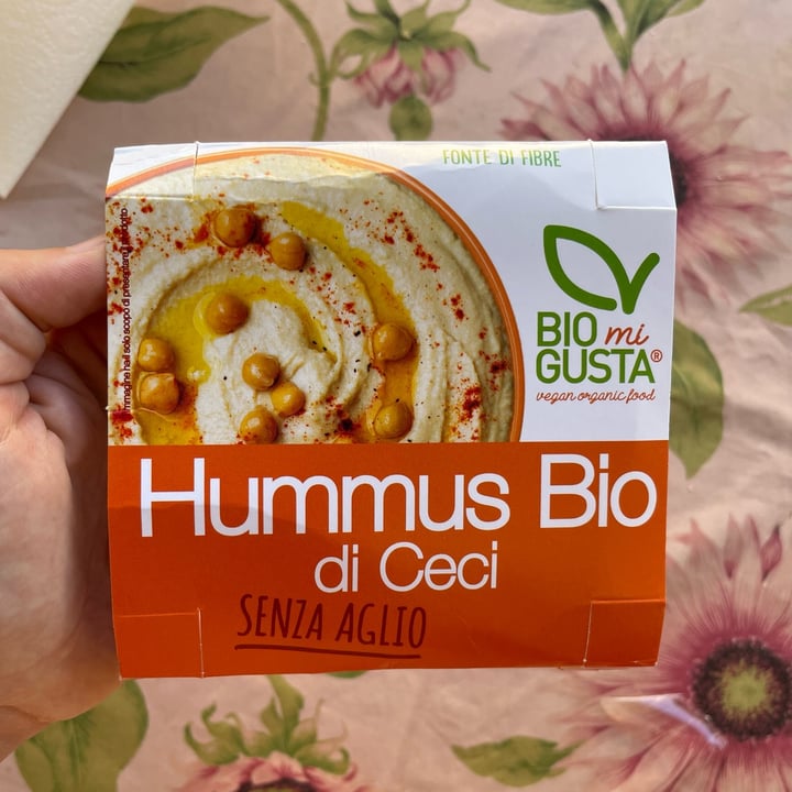 photo of Biomigusta Hummus bio di ceci shared by @beatricevercesi on  03 Aug 2022 - review