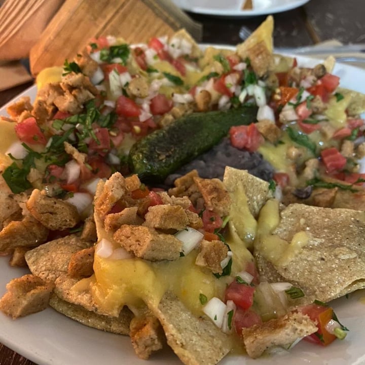 photo of Edén Nachos TexMex shared by @dopefriend on  04 Dec 2020 - review