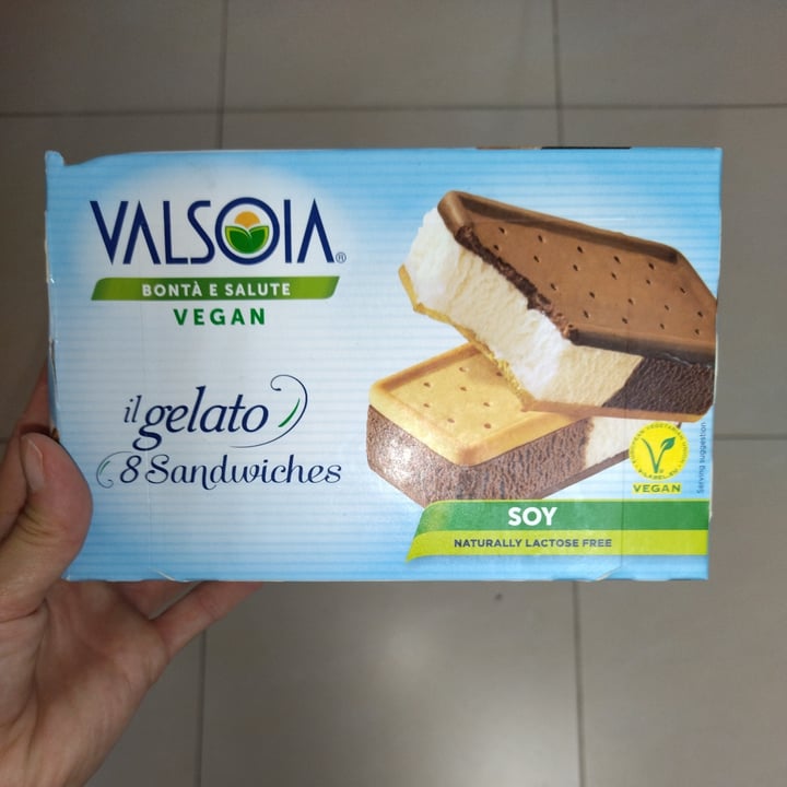 photo of Valsoia Il Gelato Sandwich shared by @picaravegz on  18 Aug 2021 - review