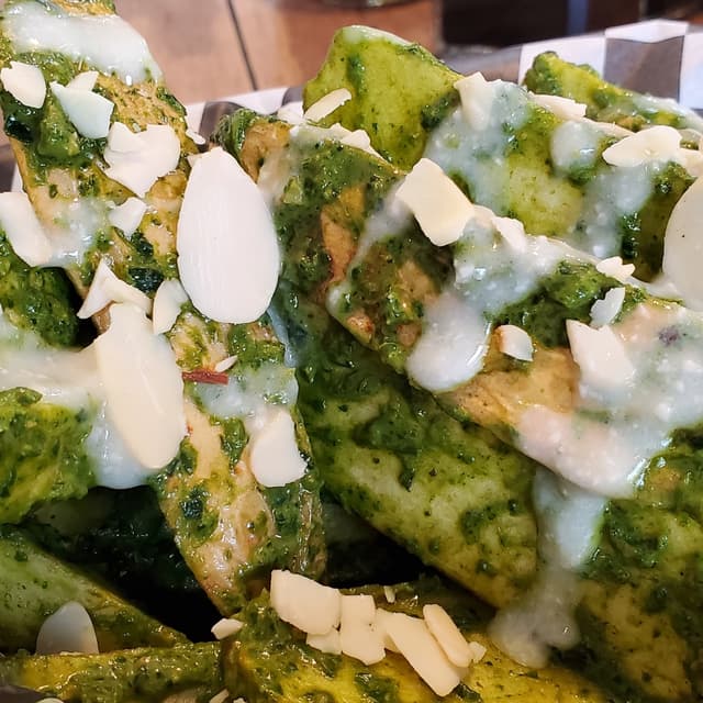 Photo of the dish “Papas al pesto”