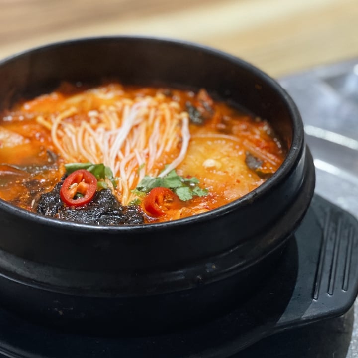 photo of The Boneless Kitchen Kimchi Jjigae (Spicy and Sour Kimchi Stew) shared by @simhazel on  19 Jan 2021 - review