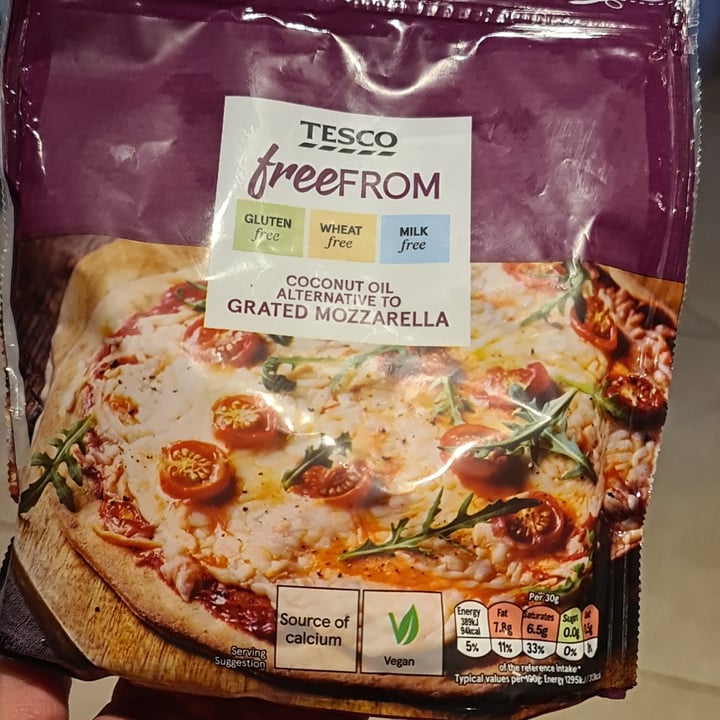 review photo of Tesco Free From Coconut Alternative to Grated Hard Cheese shared by @violetalcantara on 29 Apr 2021 - review
