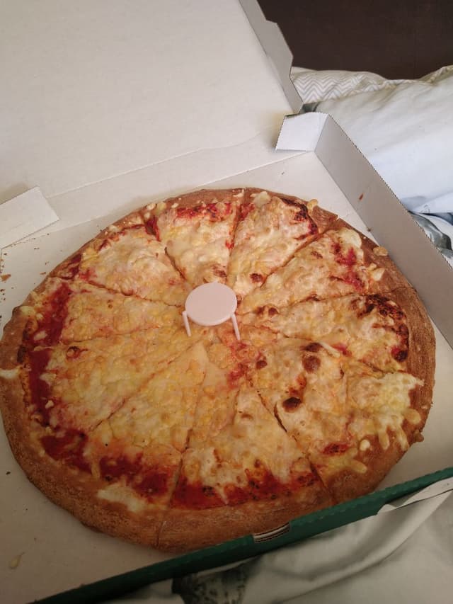 「Vegan Sheese Margarita Pizza」の料理の写真