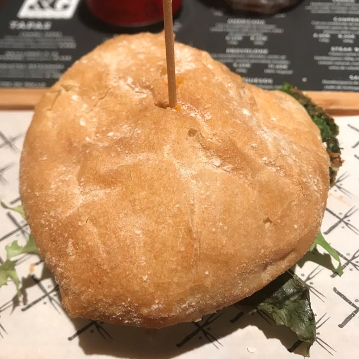 review photo of Kurz& Gut glorias Hamburguesa vegana de espinacas y quinoa shared by @soninfinity on 05 Oct 2021 - review