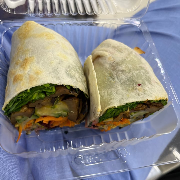 photo of Aeropuerto Terminal 1 wrap vegano shared by @hippilin on  19 Oct 2022 - review