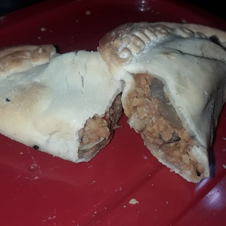 photo of Empanadas de 10 Empanada De Carne De Soja shared by @agossariass on  31 Dec 2020 - review