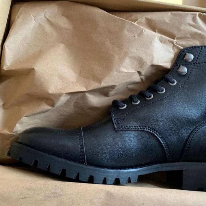 photo of Will's Vegan Store Work boots shared by @linnyrw on  06 Jul 2021 - review