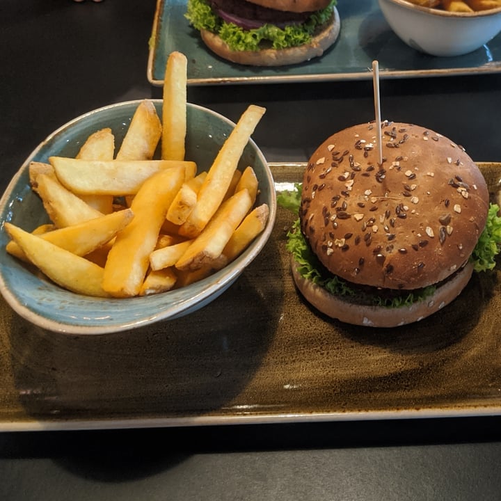 review photo of Hans Im Glück German Burgergrill Naturbursche shared by @lepapillonterrible on 24 Jun 2020 - review