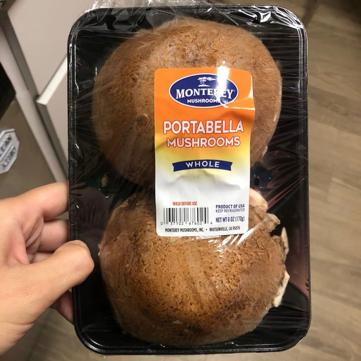 review photo of Monterey Mushrooms Portabella Mushrooms shared by @valeskafreire on 18 Feb 2022 - review