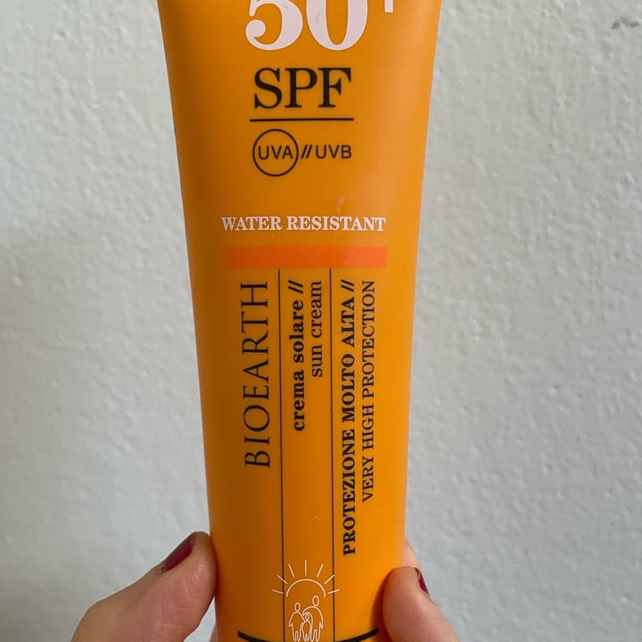 photo of Bioearth Crema Solare 50spf shared by @aocchiodablanche on  25 Jun 2022 - review