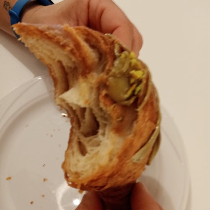 photo of Ratatouille Vegan Food Croissant Al Pistacchio shared by @ninan on  06 Aug 2022 - review
