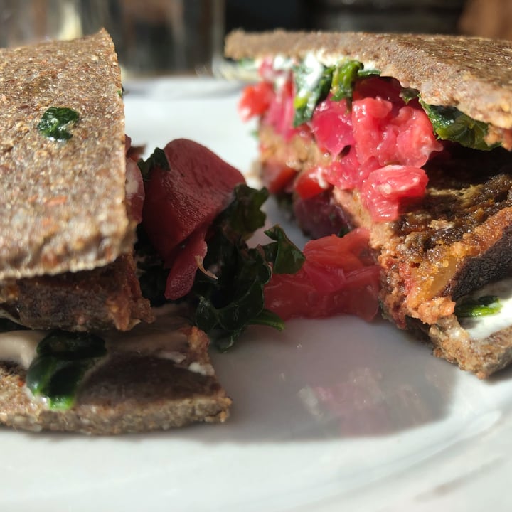 photo of Écru Sandwich Raw shared by @cicoria on  11 Mar 2022 - review