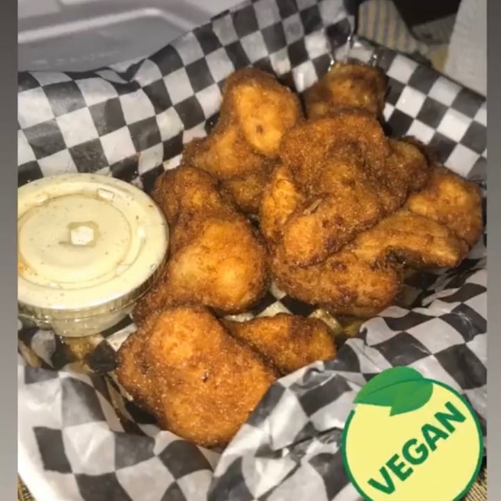 photo of The VHC Cauliflower Chicken Wings shared by @kendrapirson on  22 Oct 2020 - review