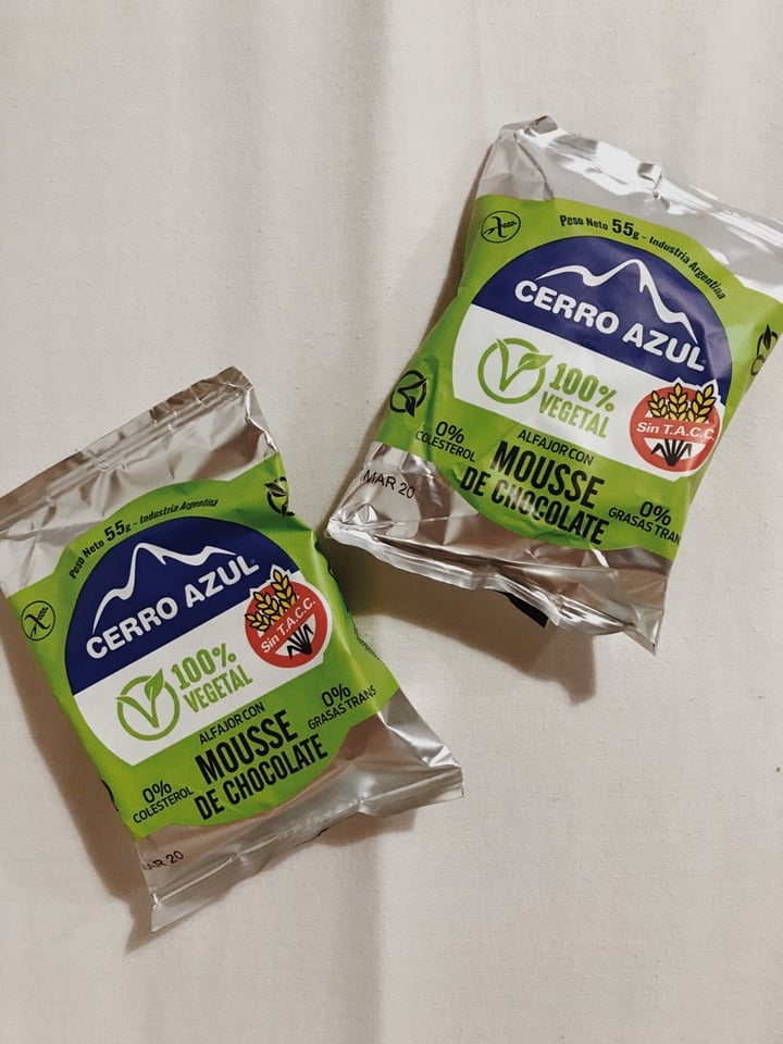 review photo of Cerro Azul Alfajor Mousse de Chocolate shared by @brisacardoso on 16 Jan 2020 - review