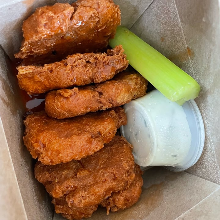 photo of Green Owl Cafe Buffalo wings shared by @mariajamison on  23 Jan 2022 - review