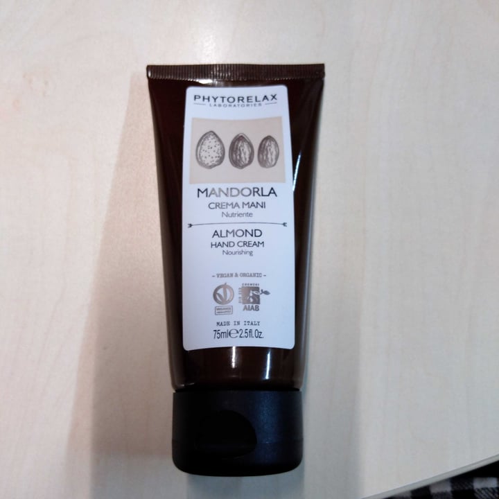 review photo of Phytorelax Crema mani shared by @laele87 on 22 Dec 2021 - review