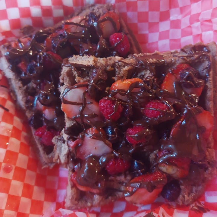 review photo of Woowfles Waffles De Nutella Vegana shared by @arielburton on 23 Sep 2021 - review