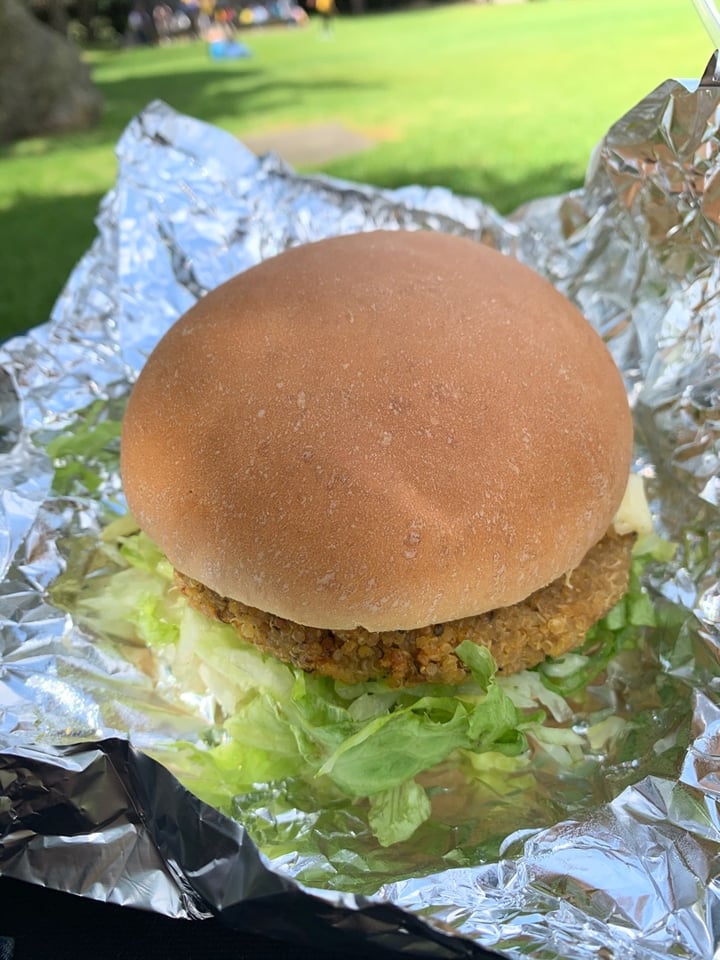 review photo of AZ La Receta Hamburguesa De Quinoa shared by @danabananaa on 29 Feb 2020 - review