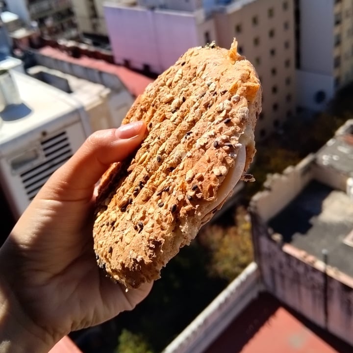 review photo of Spika Lion - Tienda Vegana Tostado caprese shared by @amem0rteh on 19 Apr 2022 - review