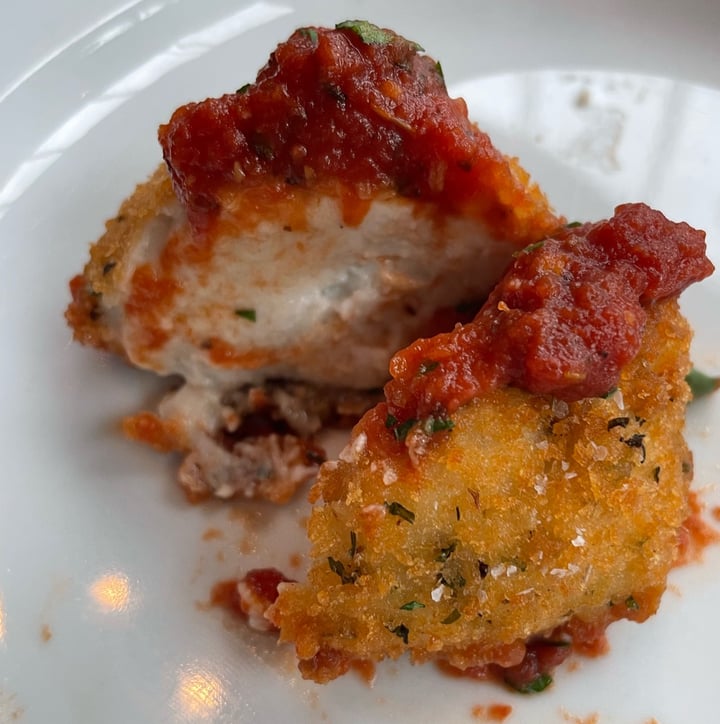 photo of Modern Love Fried Mozzarella shared by @lonica on  17 Jul 2022 - review
