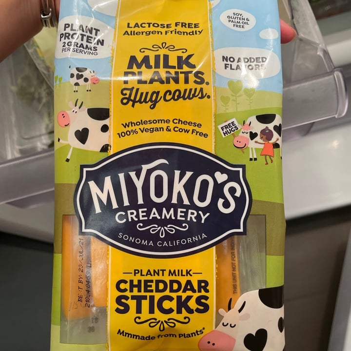 review photo of Miyoko's Creamery Plant Milk Cheddar Sticks shared by @lolyuki on 15 Jul 2021 - review