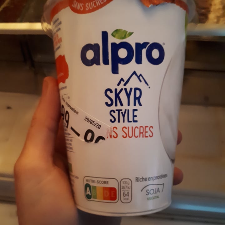 review photo of Alpro Fresa Morango Soja Skyr Style High Protein shared by @jeje on 08 Jun 2020 - review