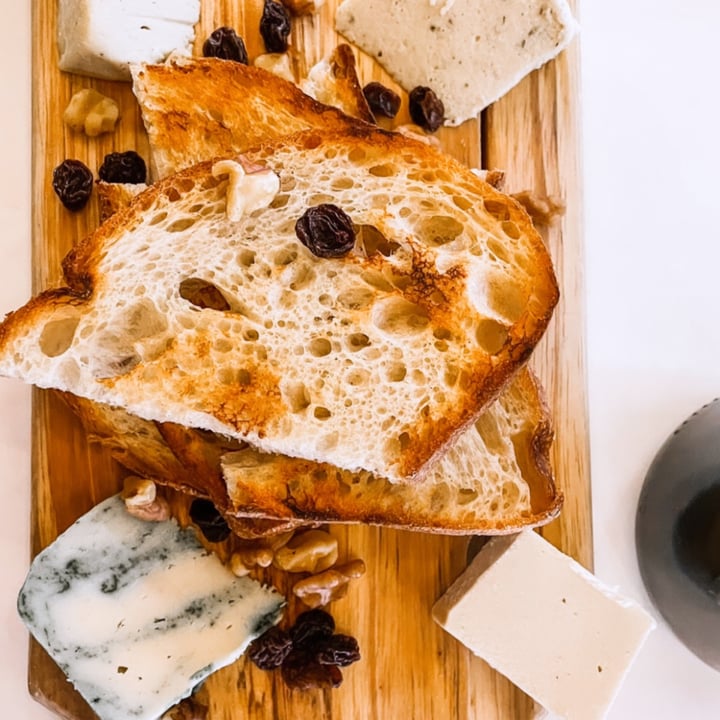 review photo of Delice & Sarrasin Plateau de Fromage Végétal shared by @ebarosay on 13 Oct 2021 - review