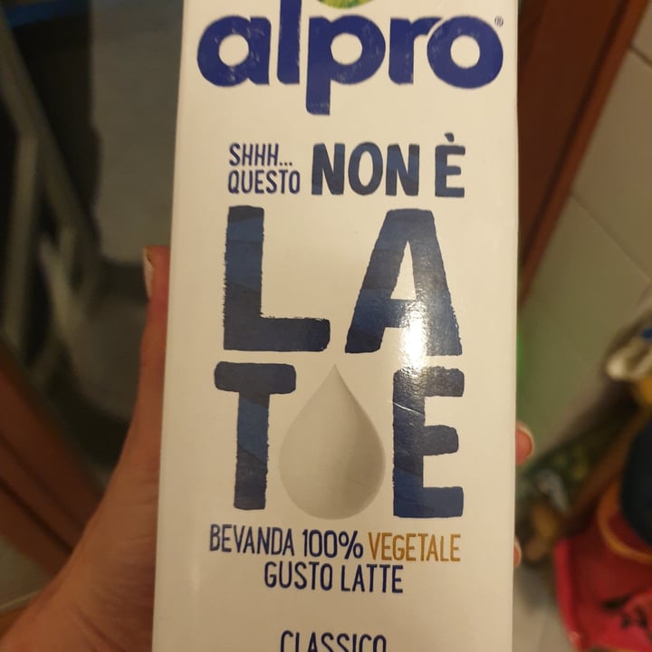 photo of Alpro This is Not Milk Classic Questo Non è Late Classico shared by @olimpia87 on  23 Apr 2022 - review