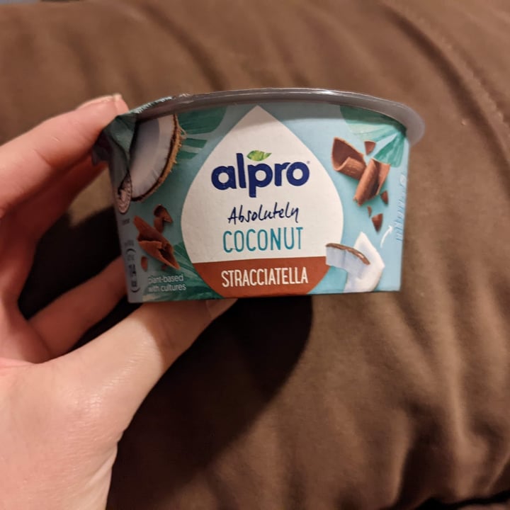 review photo of Alpro Absolutely Coconut Stracciatella shared by @erikarhcp on 03 May 2022 - review