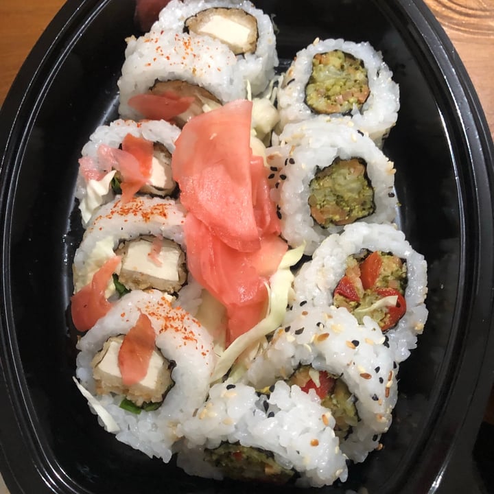 photo of Jiro Sushi Combinado vegan shared by @juliaarena on  21 Jul 2021 - review