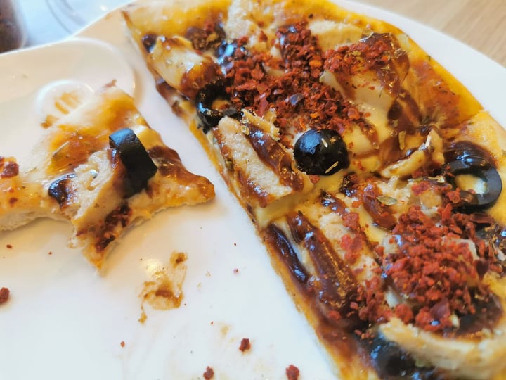 photo of WS Deli Experience Store Bbq Chicken Pizza shared by @kastii on  13 Jun 2019 - review