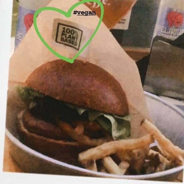 「Beyond burger」の料理の写真