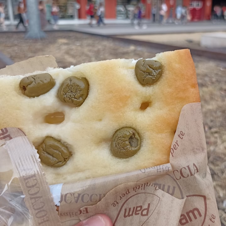 photo of Pam Focaccia Con Olive shared by @vegetalgiampo on  21 Jun 2022 - review