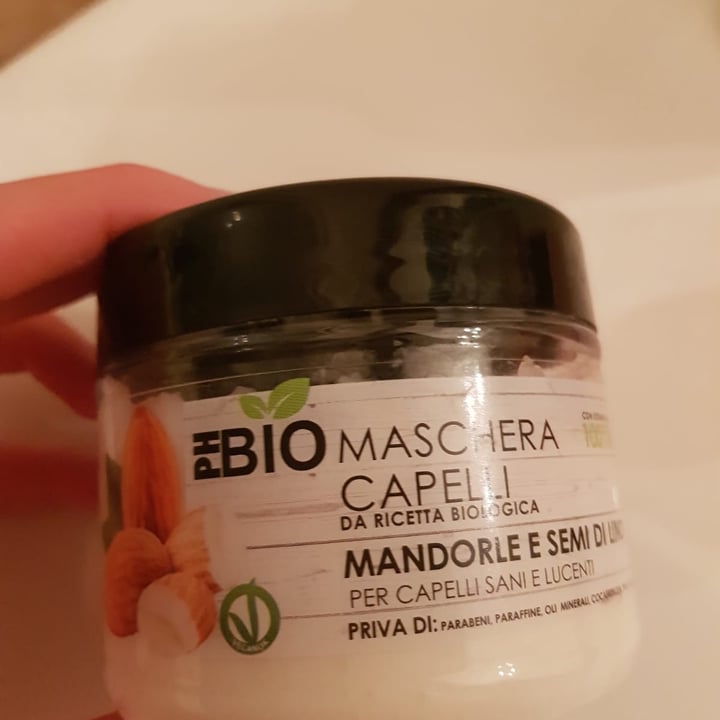 photo of Phbio Maschera mandorle e semi di lino shared by @denisec22 on  01 Jun 2022 - review