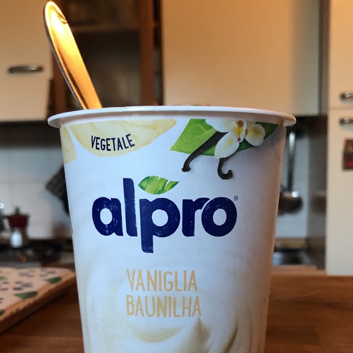 review photo of Alpro Vaniglia Baunilha Yogurt shared by @emmeerreti on 05 Oct 2022 - review